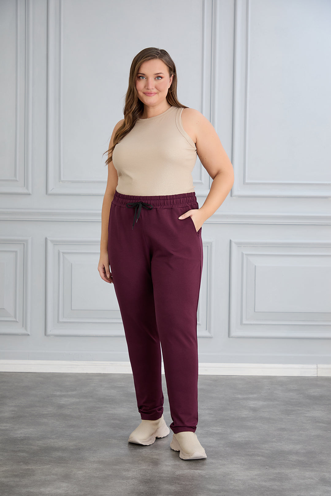 Sportske hlače bordo za punije zene