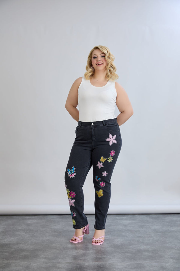 Elastične traperice s vezom i kamenčićima