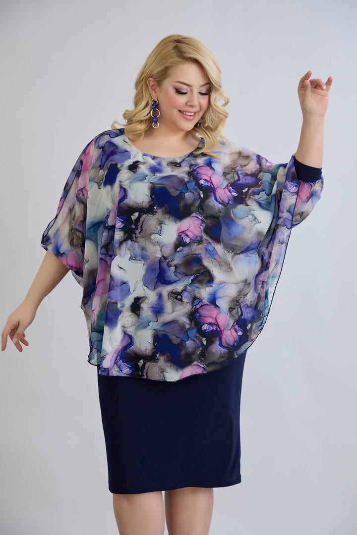 Haljina od šifona s naglaskom na ramenima - tamnoplava