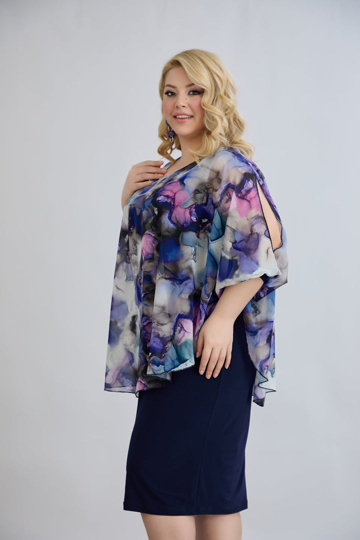 Haljina od šifona s naglaskom na ramenima - tamnoplava