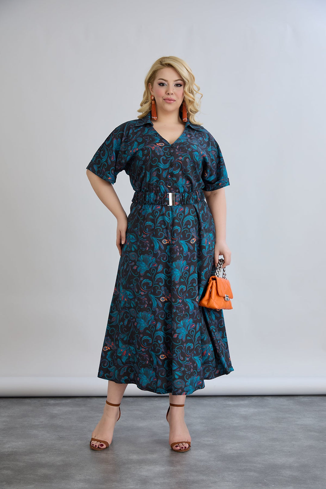 Cvjetna haljina s remenom od viskoze