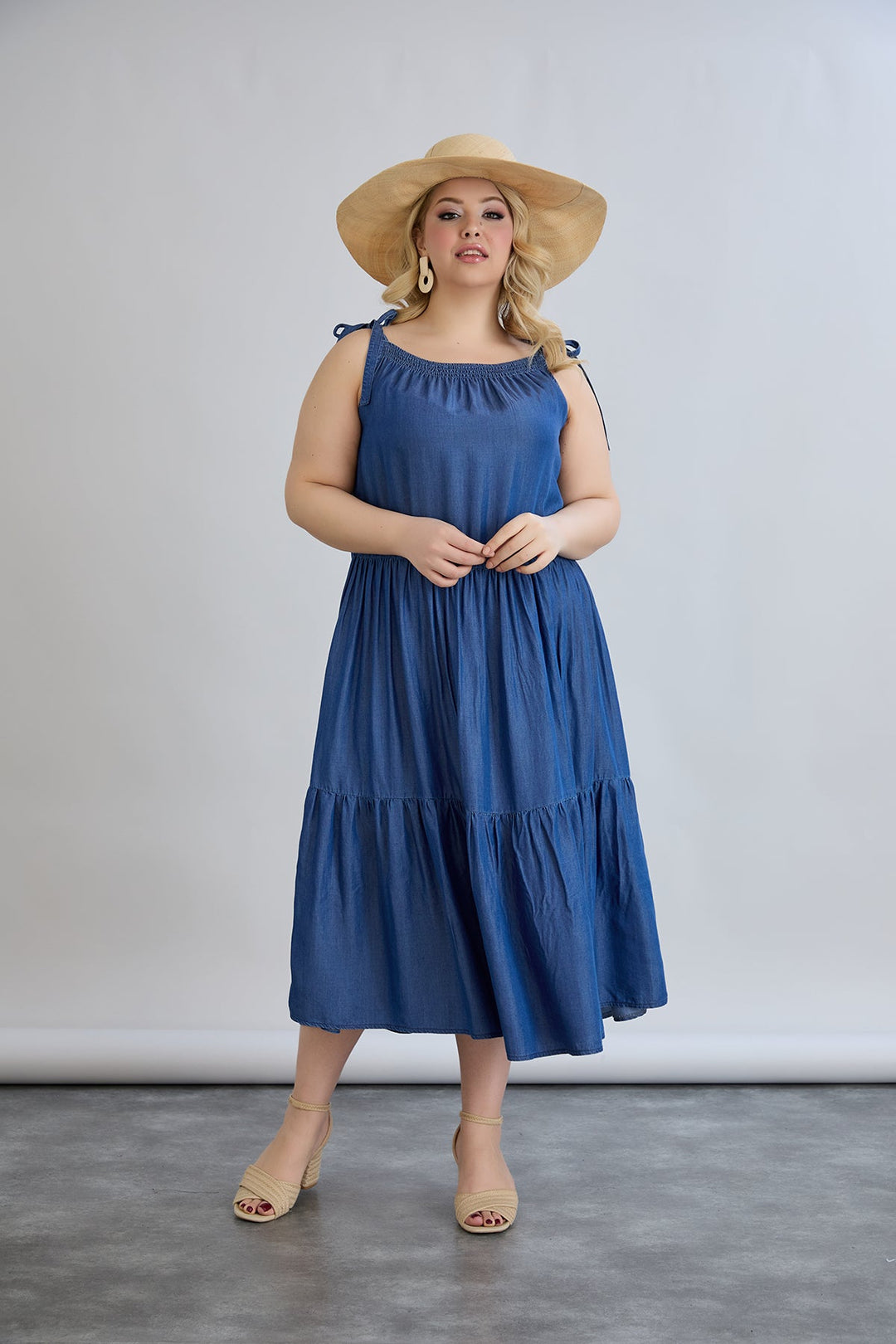 Lagana ljetna haljina od trapera s volanima