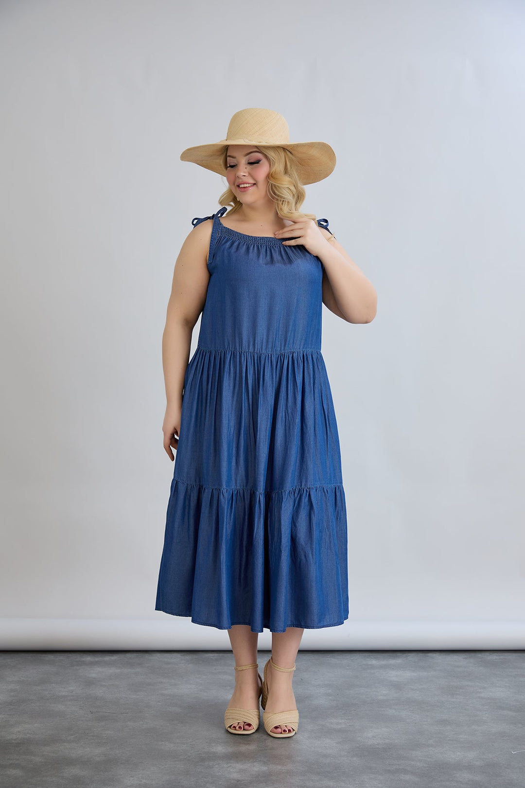 Lagana ljetna haljina od trapera s volanima