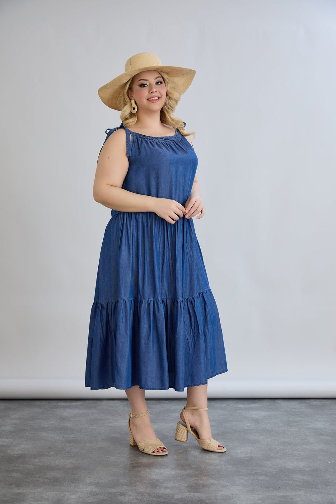 Lagana ljetna haljina od trapera s volanima