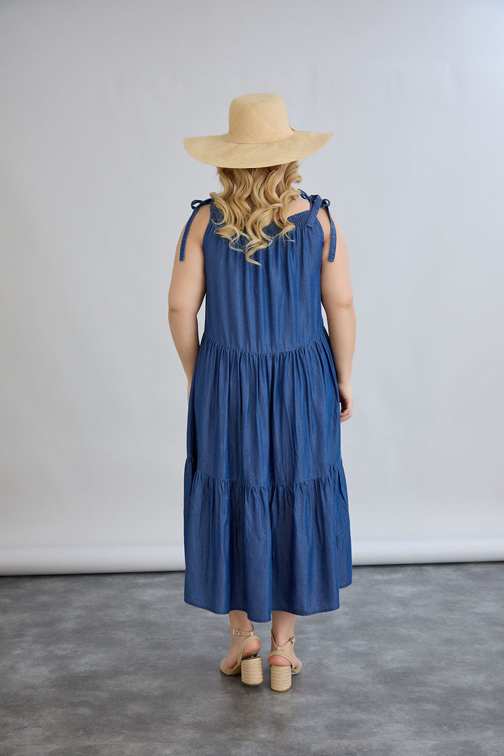 Lagana ljetna haljina od trapera s volanima