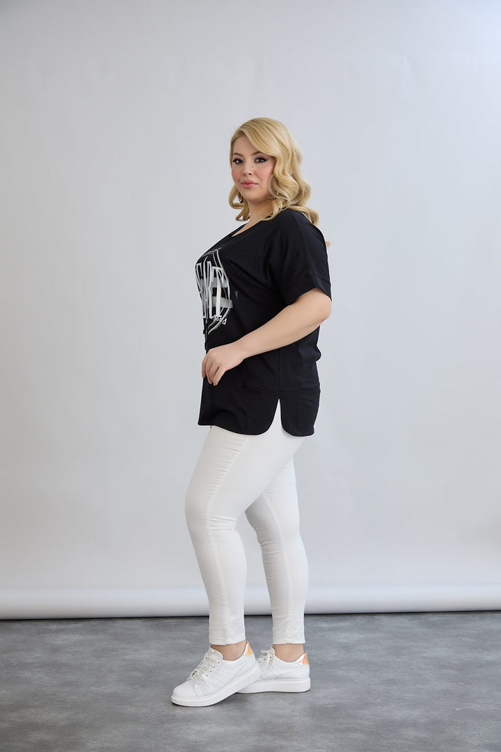 Crna majica s printom i ukrasnim kamenčićima HEART