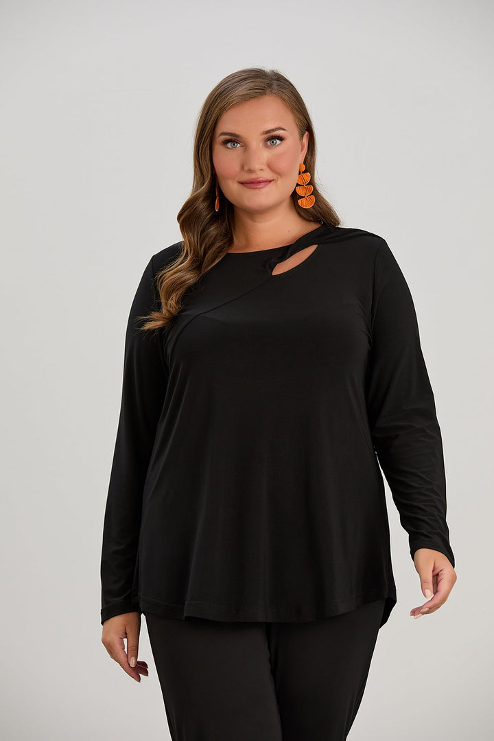 Bluza s originalnim dekolteom od elastičnog materijala velikih veličina