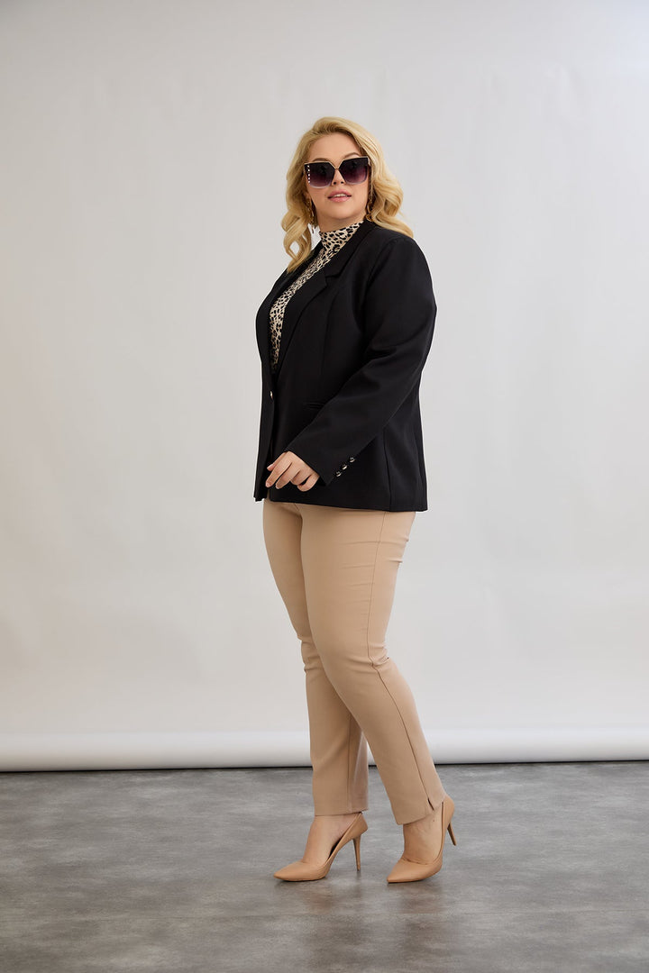 Elegantan i moderan sako s podstavom - Crna