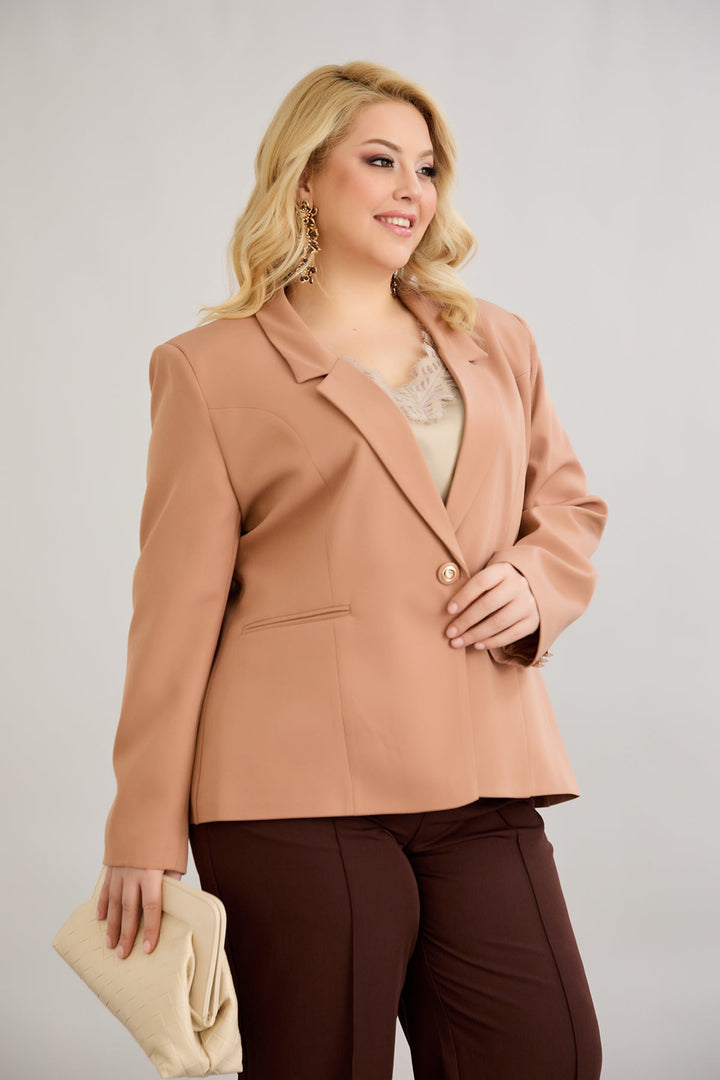 Elegantan i moderan sako s podstavom– velikih veličina - breskvasto.