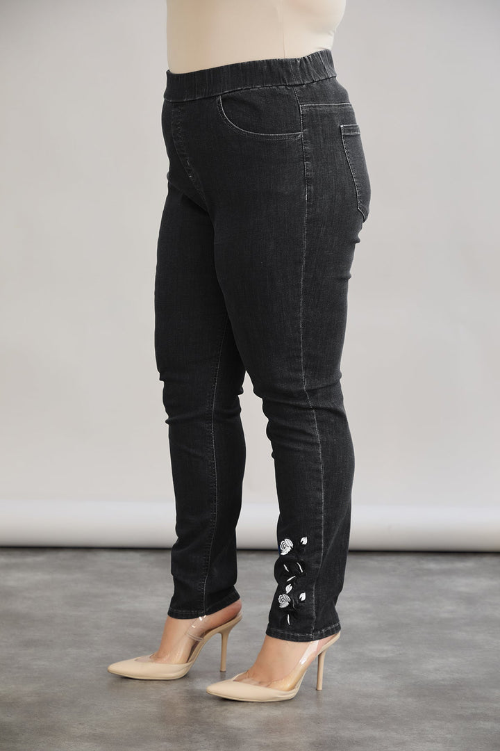 Damske elastične traperice s vezom - Crna