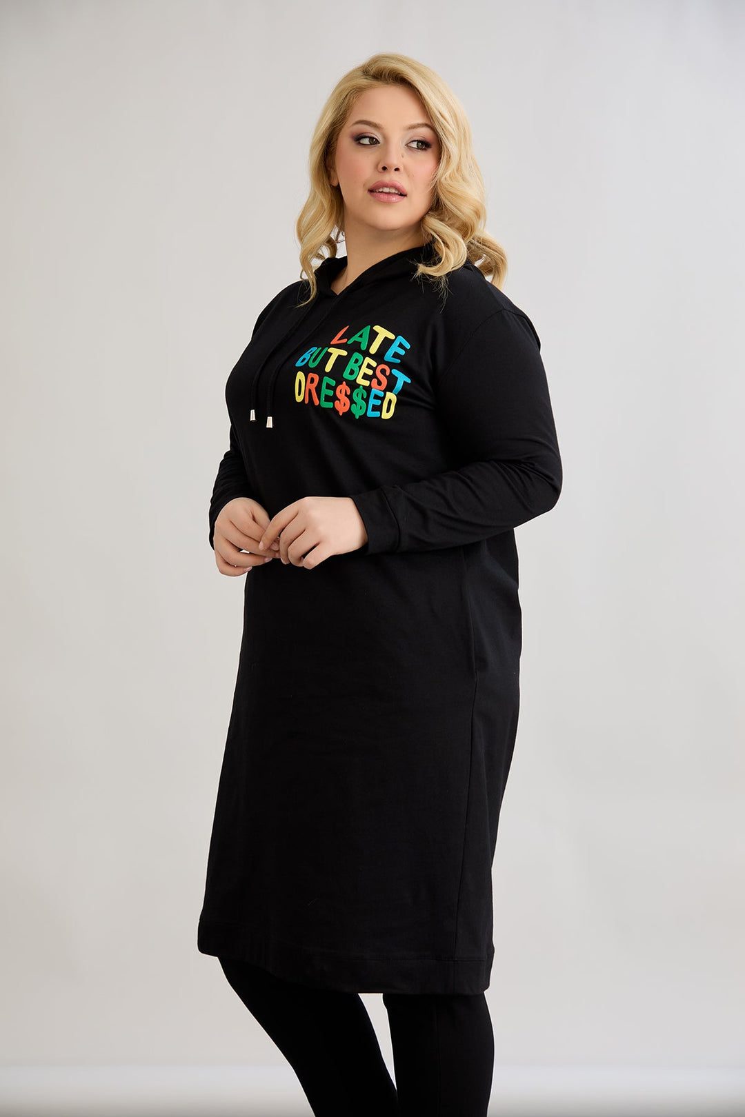 Pamučna tunika-haljina s natpisom "Kasno, ali najbolje obučena"