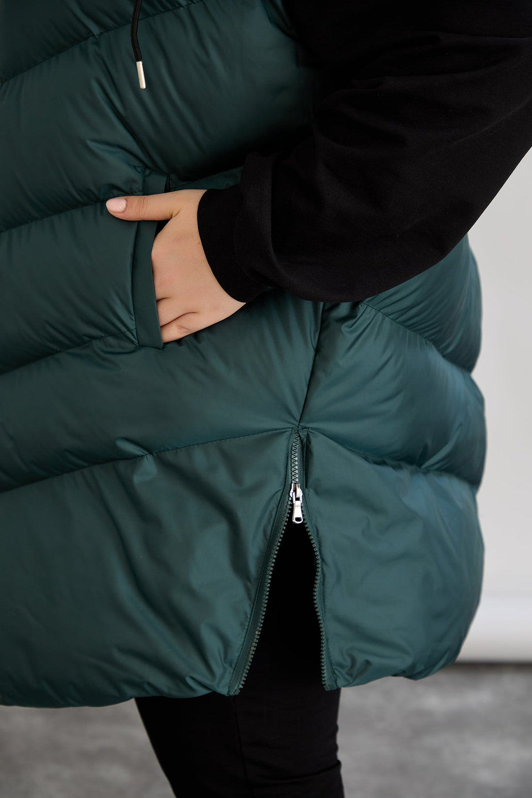 Topli oversize zimski prsluk s podstavom od karakula velikih veličina - Zelena