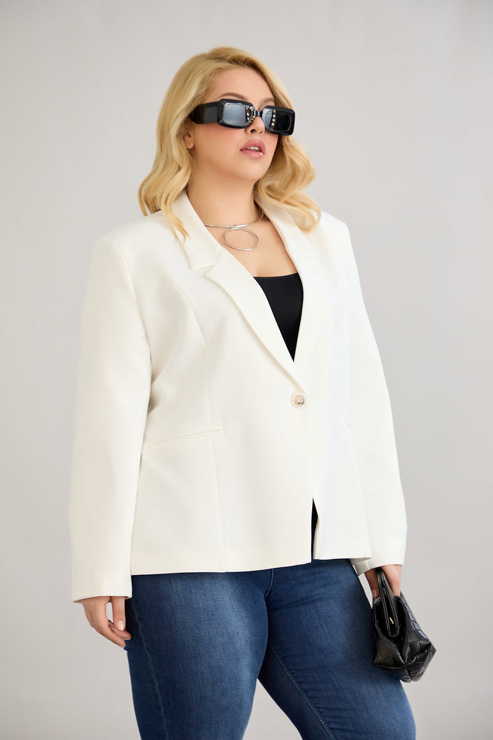 Elegantan i moderan sako s podstavom – bijeli velikih veličina.