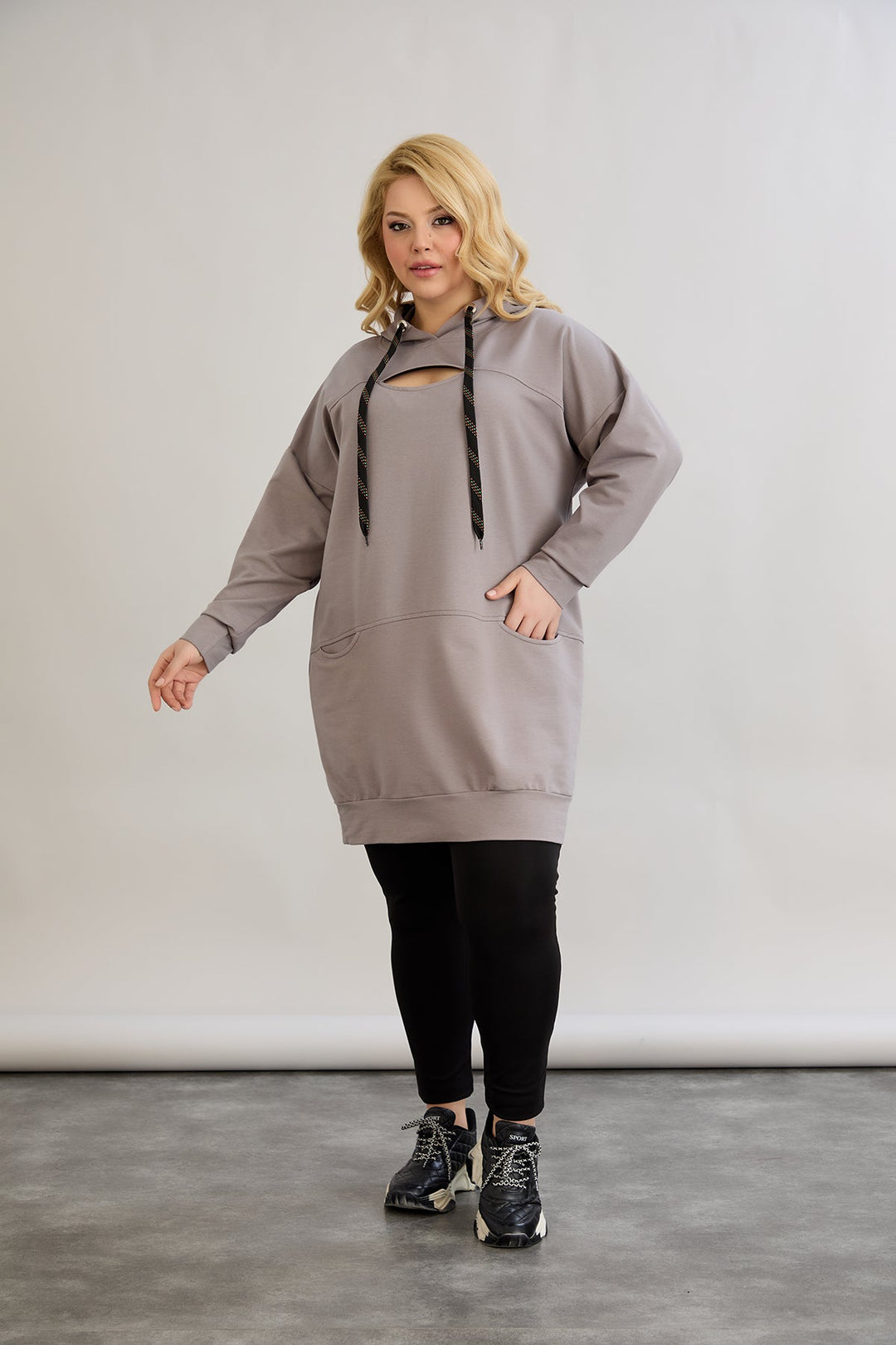 Dugo hoodie s izrezom na dekolteu - mliječno siva