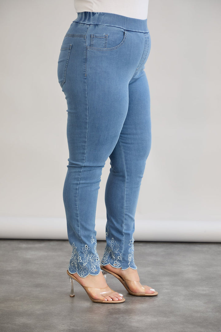 Traperice s elastičnim pojasom i cvjetnim vezom