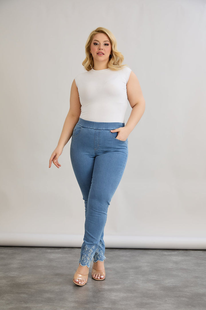 Traperice s elastičnim pojasom i cvjetnim vezom