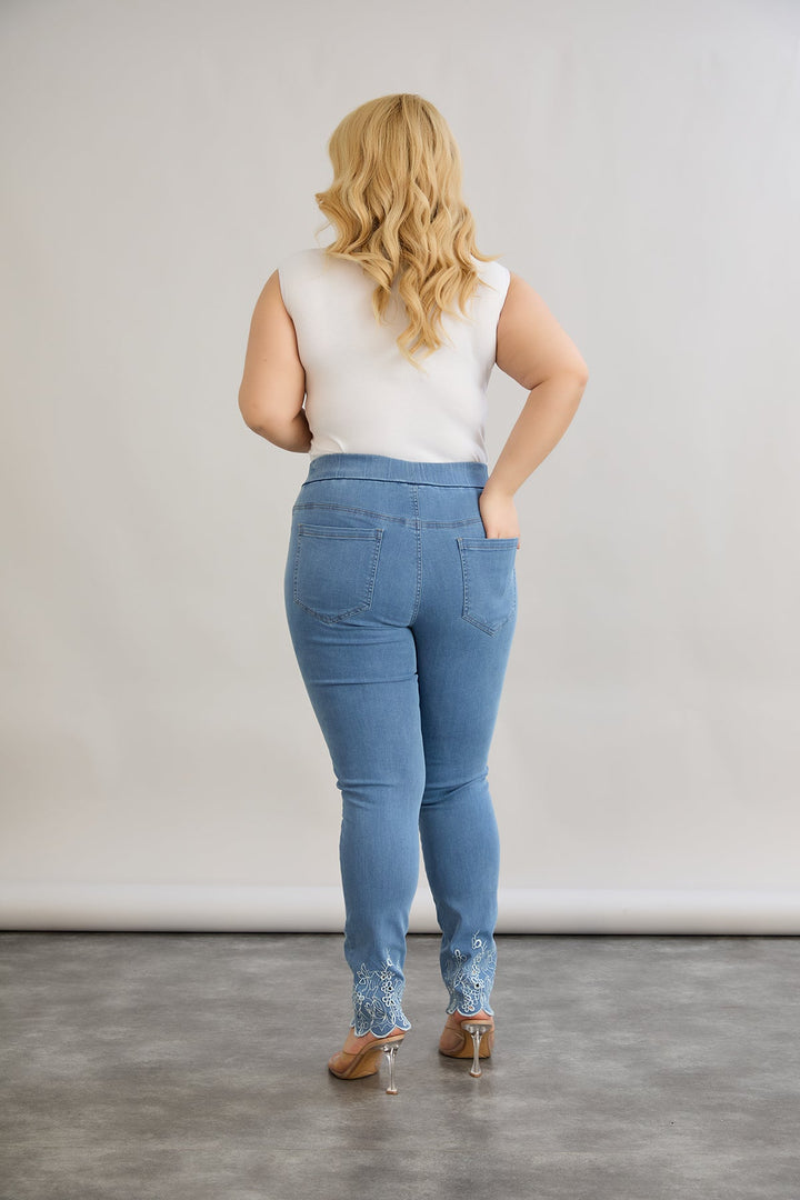 Traperice s elastičnim pojasom i cvjetnim vezom