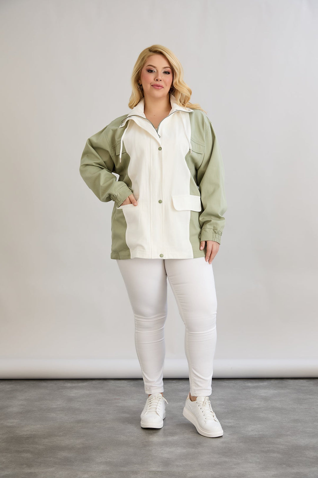 Proljetna jakna od pamuka s kapuljačom - dvobojna