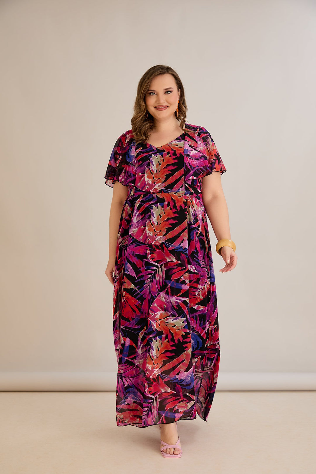 Lagana duga haljina s elastičnom podstavom i jarkim bojama