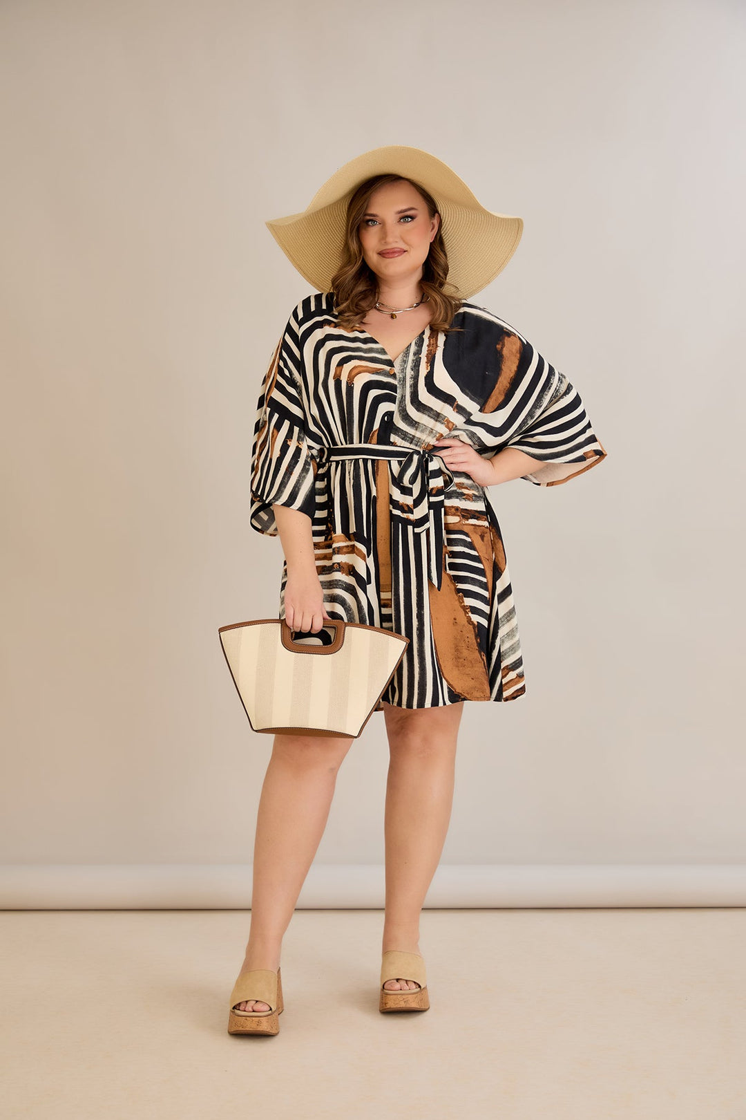 Tunika od viskoze s remenom i modernim printom - 10835