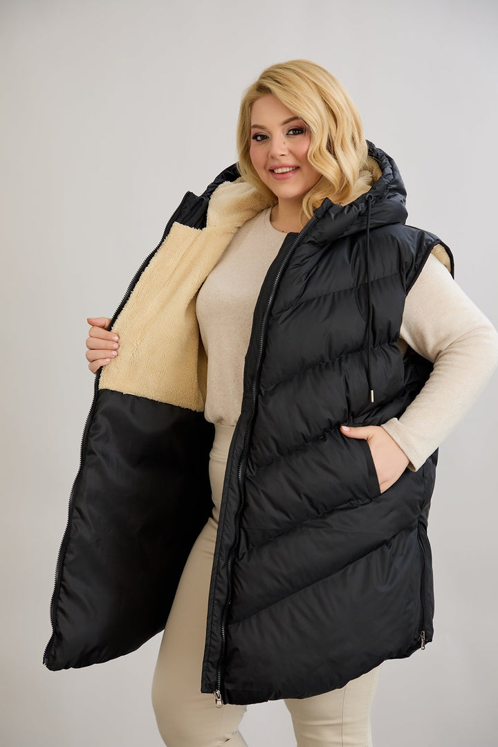 Topli oversize zimski prsluk s podstavom od karakula velikih veličina - Crna