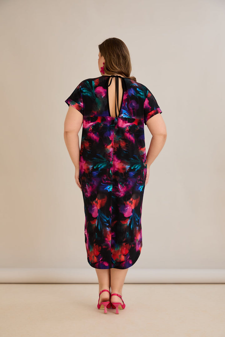 Haljina s vezanjem na leđima u šarenom uzorku