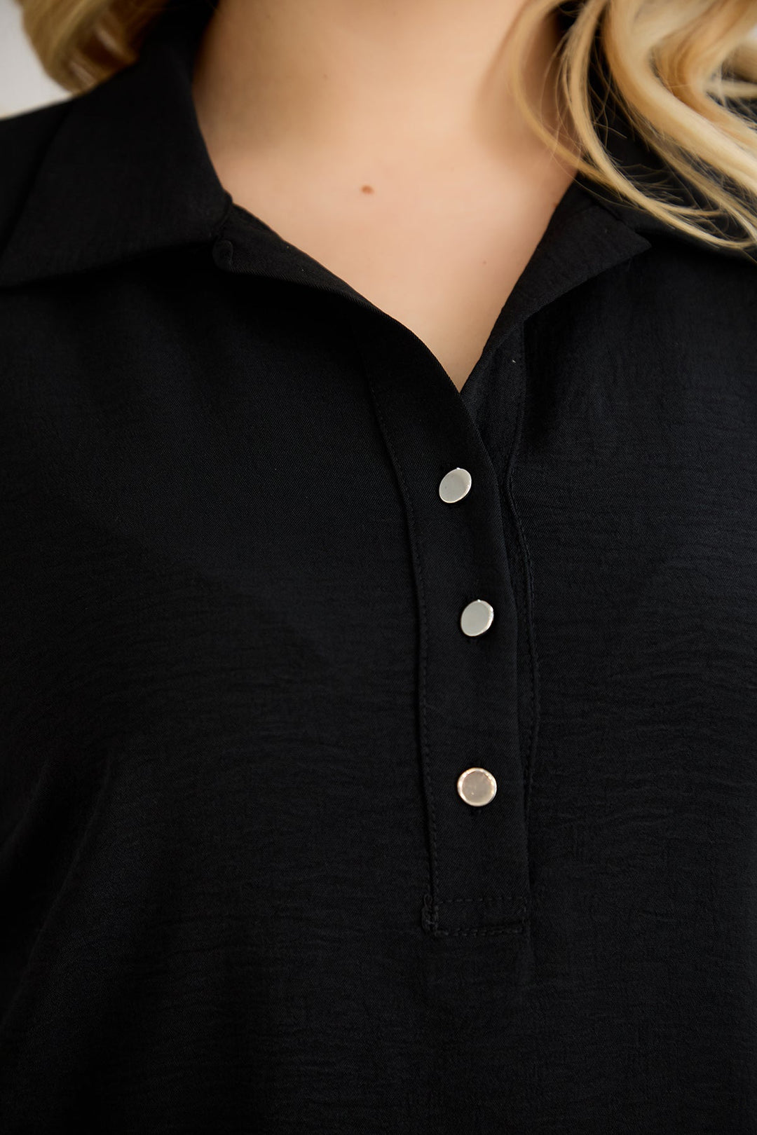 Košulja s 3/4 rukavima i gumbima - Crna