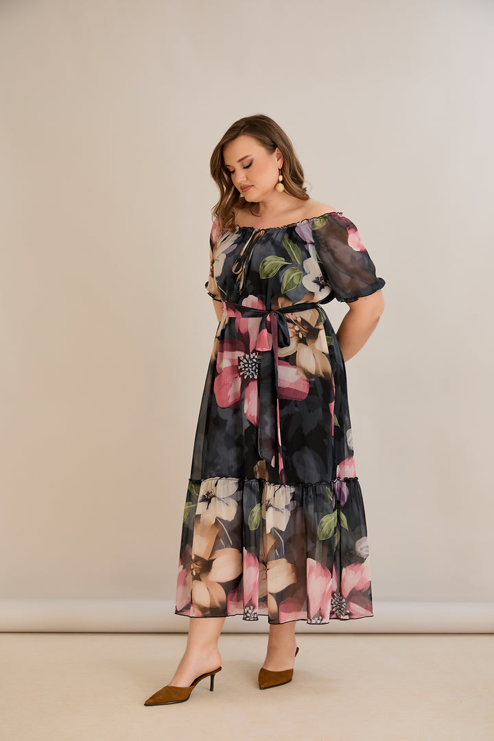 Duga šifonska haljina s volanima i Carmen izrezom