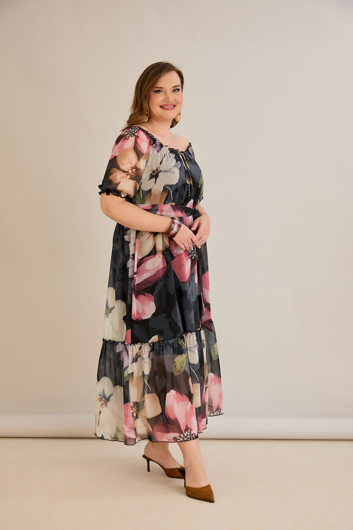 Duga šifonska haljina s volanima i Carmen izrezom