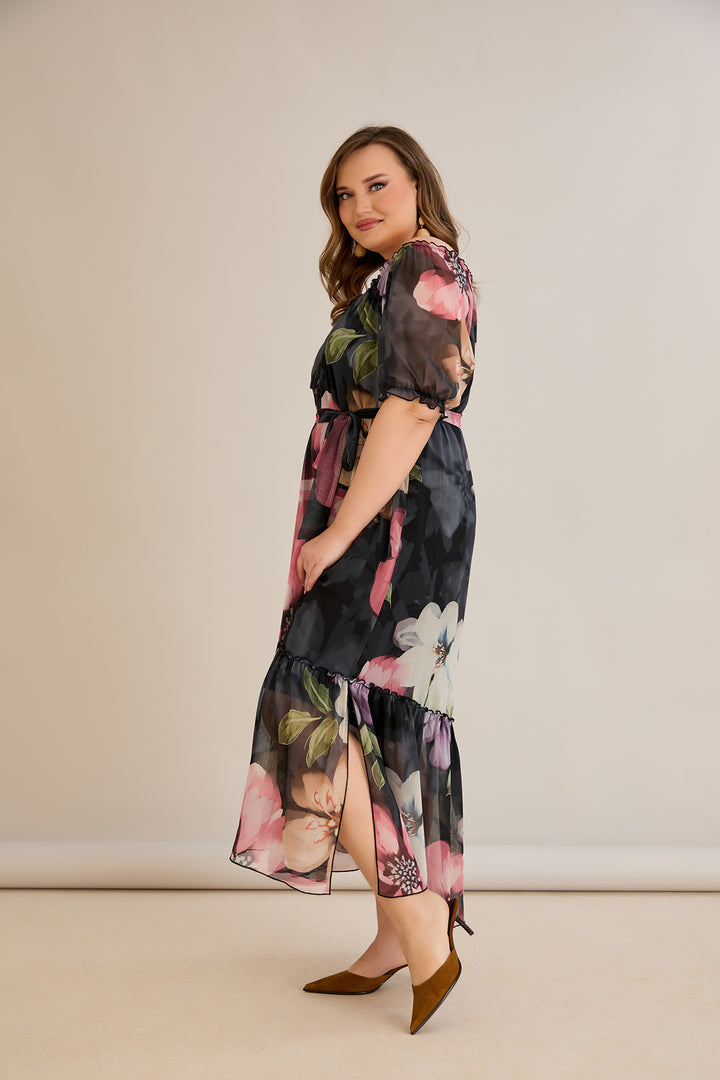 Duga šifonska haljina s volanima i Carmen izrezom