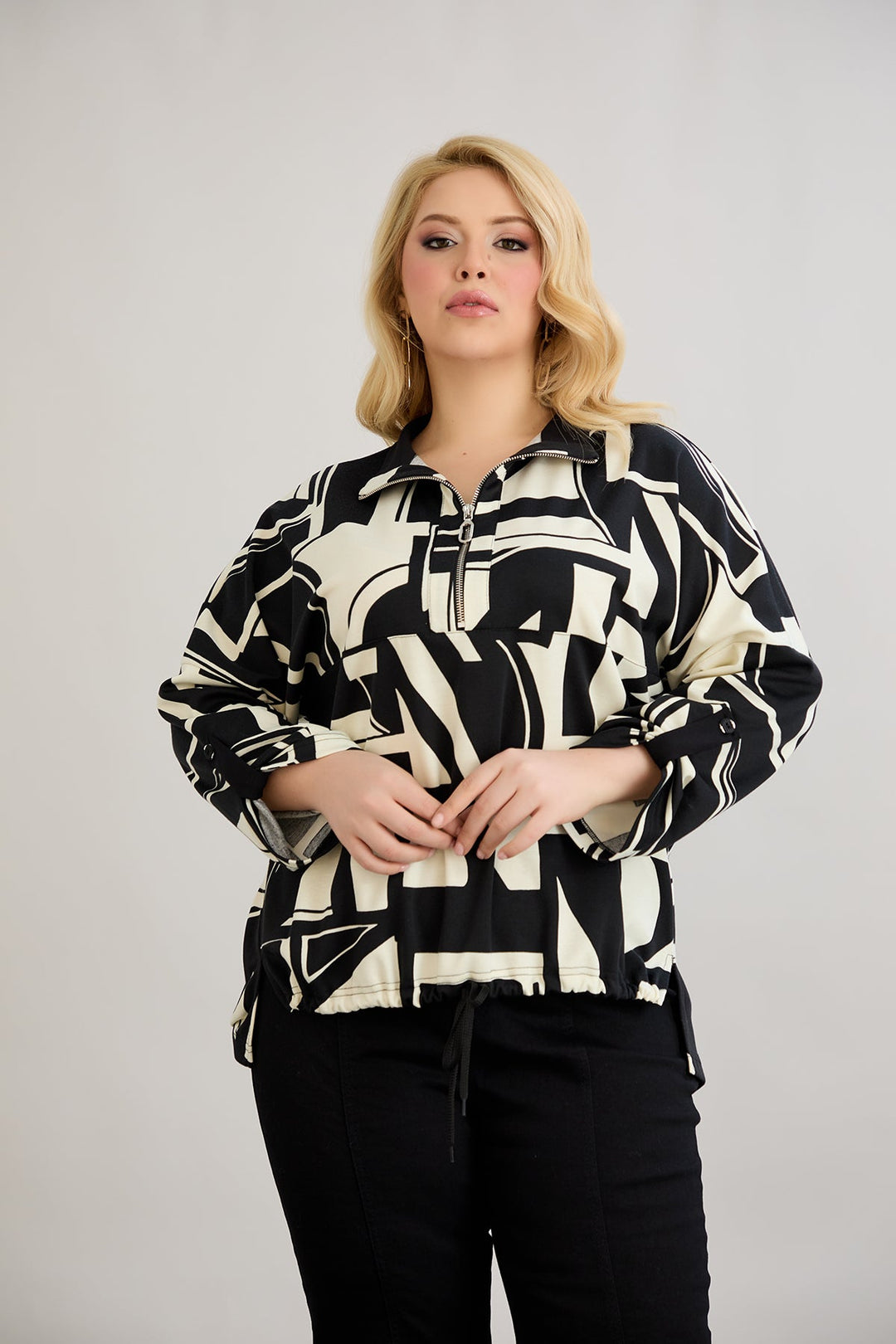 Džemper s vezanjem sprijeda