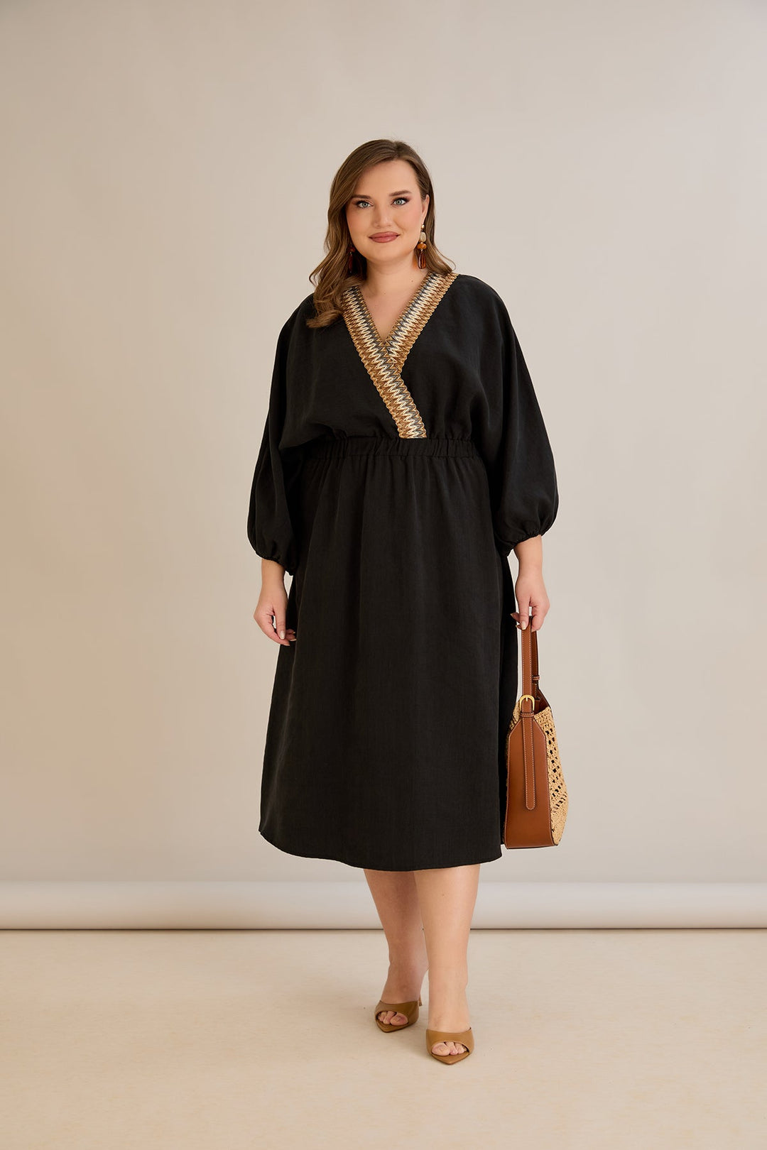 Tencel haljina s ukrasnim dekolteom i elastičnim strukom - Crna - 10964