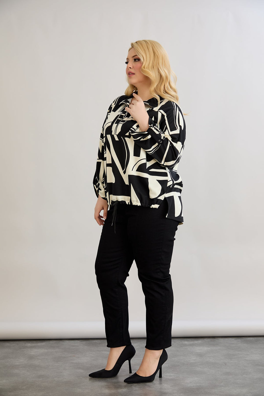 Džemper s vezanjem sprijeda