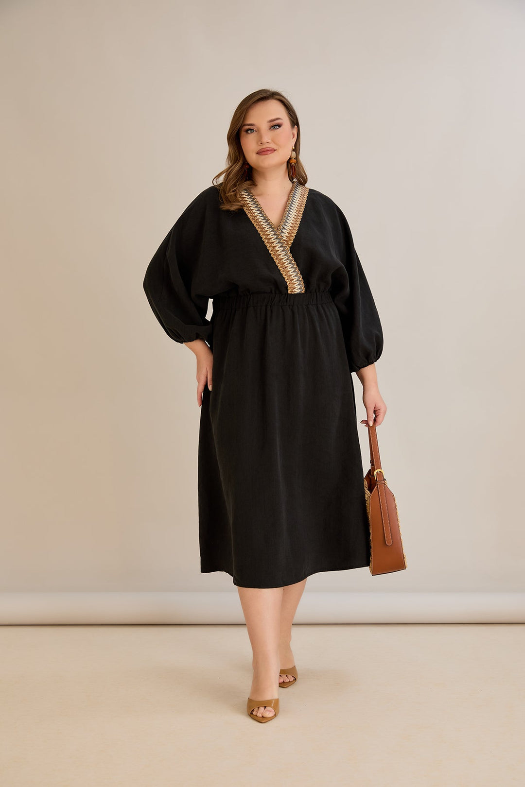 Tencel haljina s ukrasnim dekolteom i elastičnim strukom - Crna - 10964