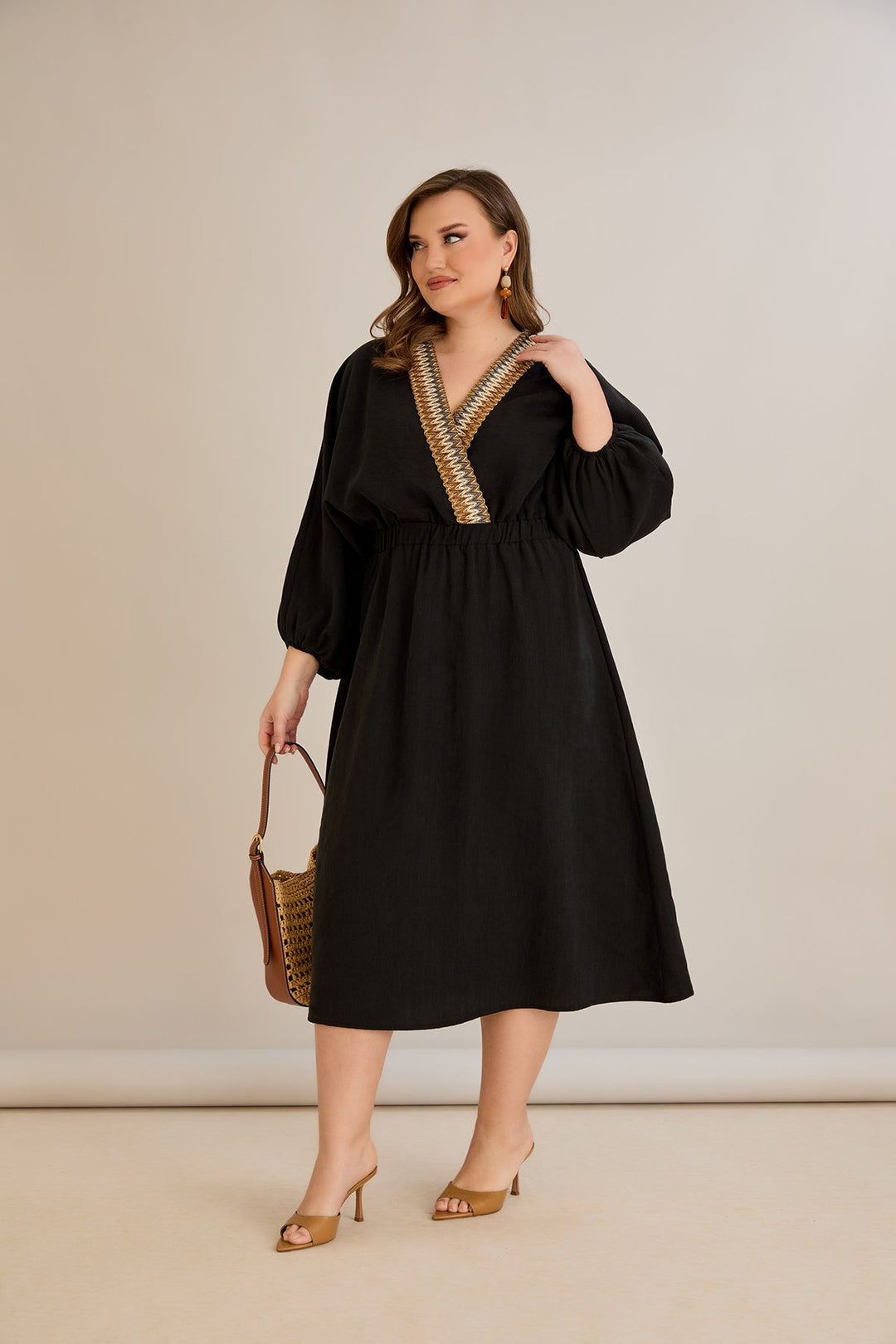 Tencel haljina s ukrasnim dekolteom i elastičnim strukom - Crna - 10964