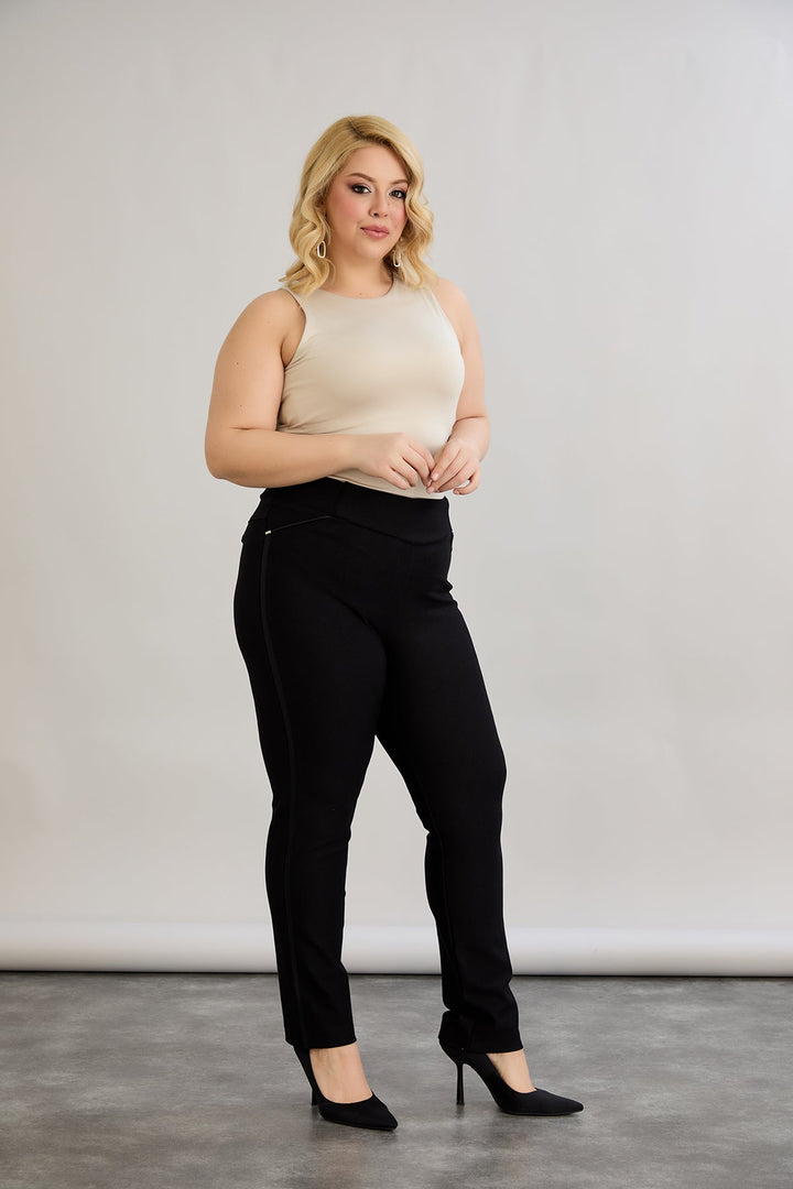 Modelirajuće hlače za punije žene Borisa - satenasti detalj