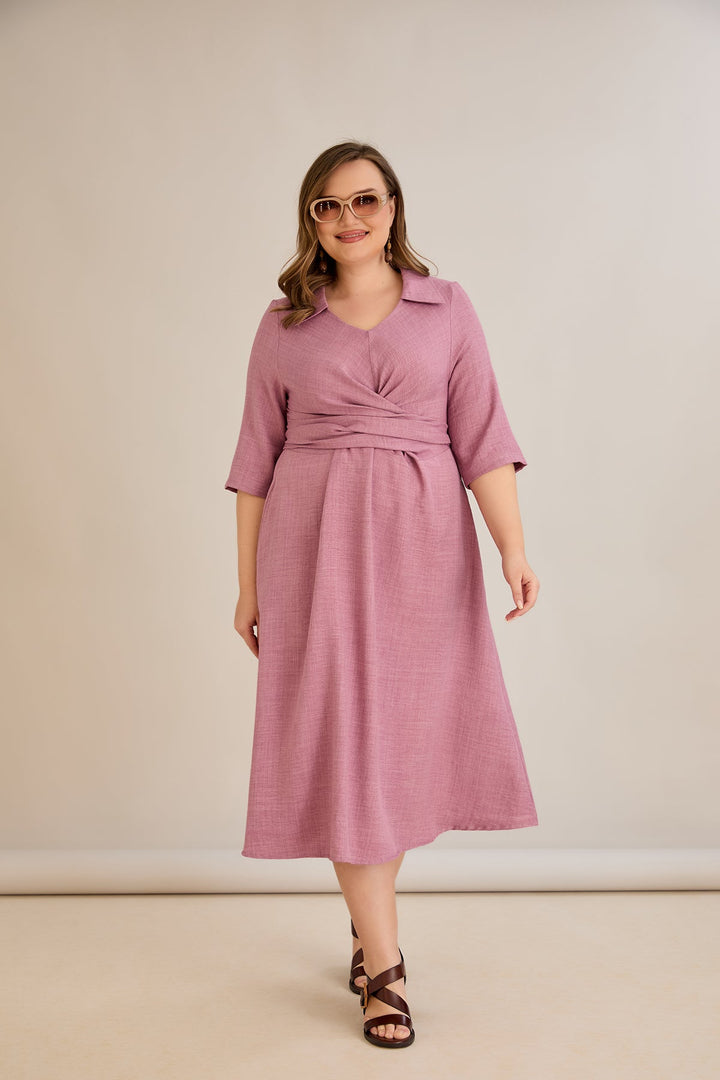 Elegantna haljina s atraktivnim dizajnom - plisirana od ruža.