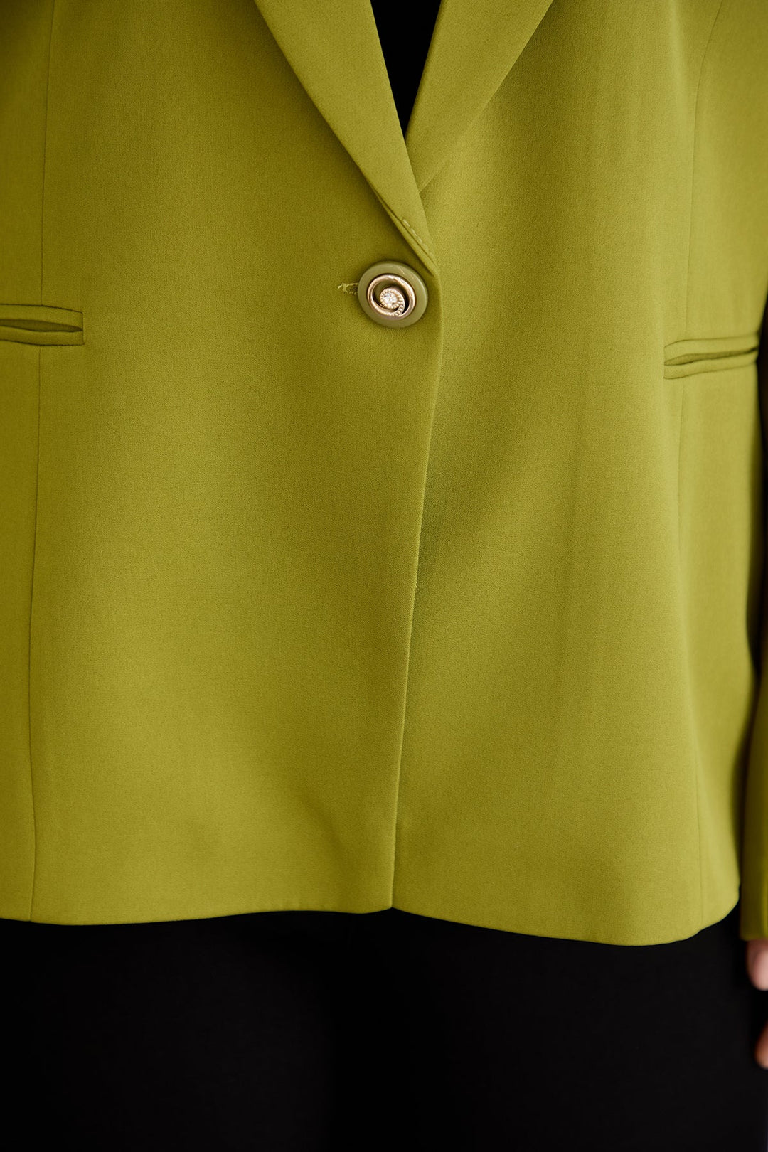 Elegantan i moderan sako s podstavom - pistacija