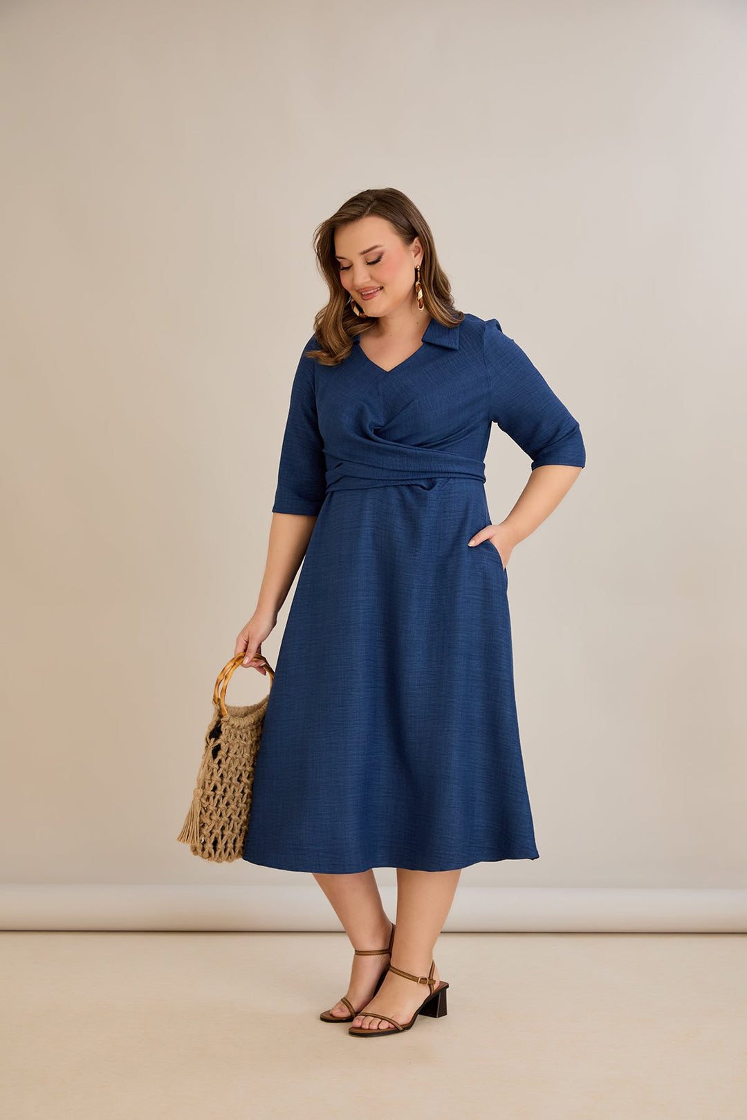 Elegantna haljina s atraktivnim dizajnom - Plava