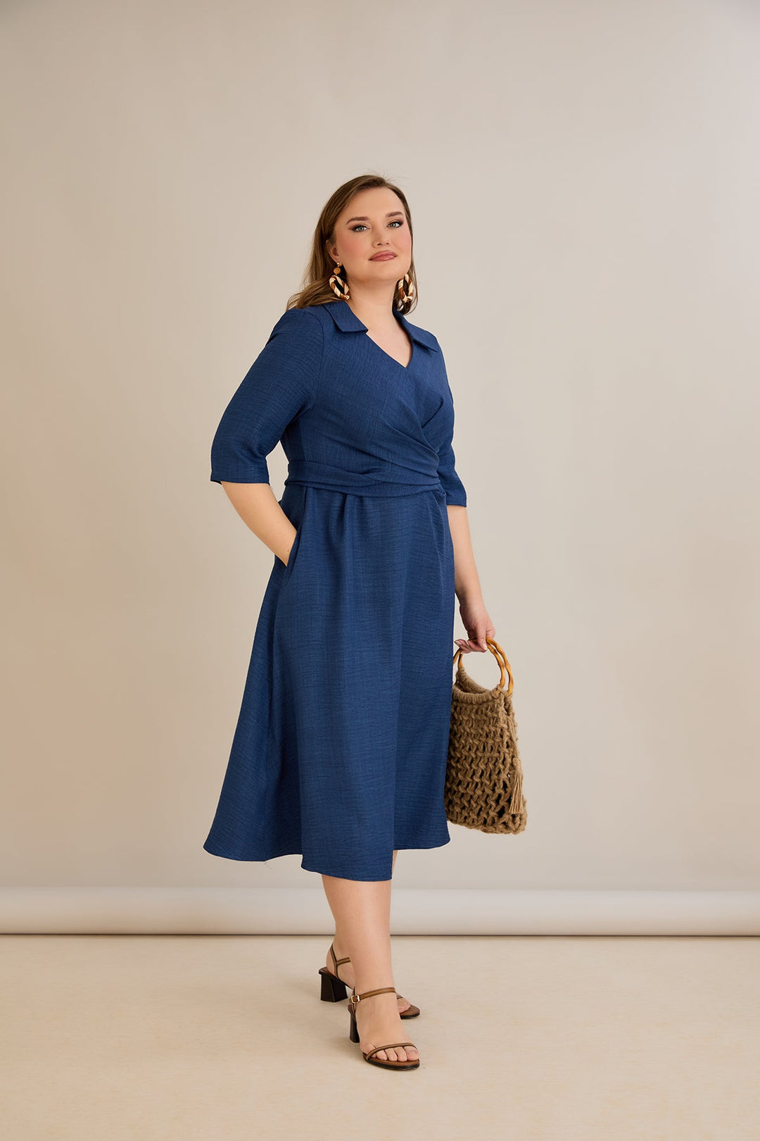 Elegantna haljina s atraktivnim dizajnom - Plava