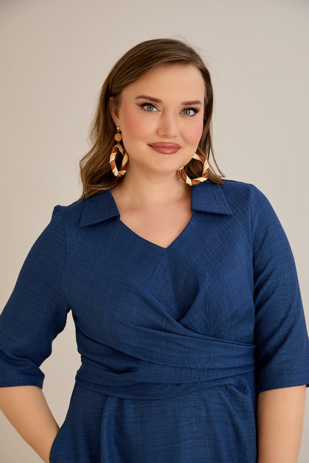 Elegantna haljina s atraktivnim dizajnom - Plava