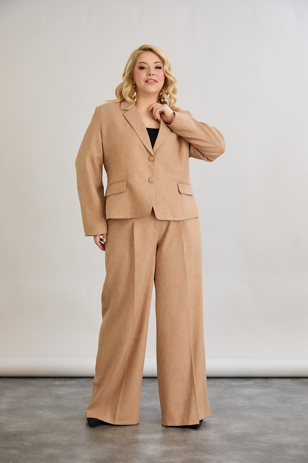 Kratak pamučni sako modernog kroja Veći brojevi - moka mus