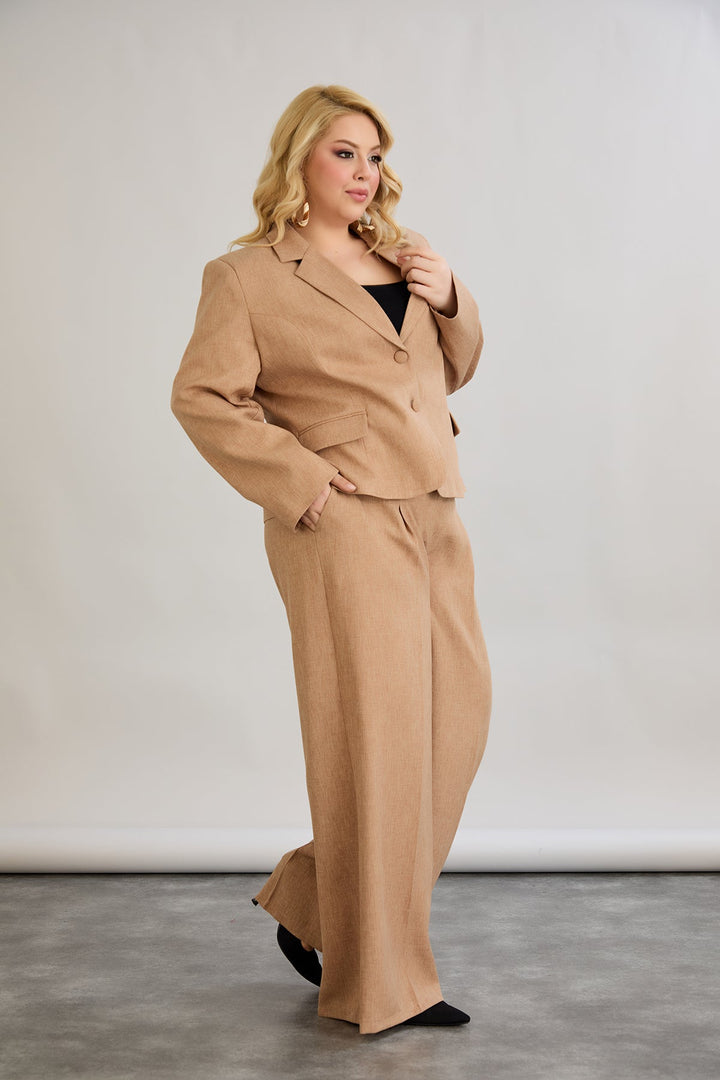 Kratak pamučni sako modernog kroja Veći brojevi - moka mus