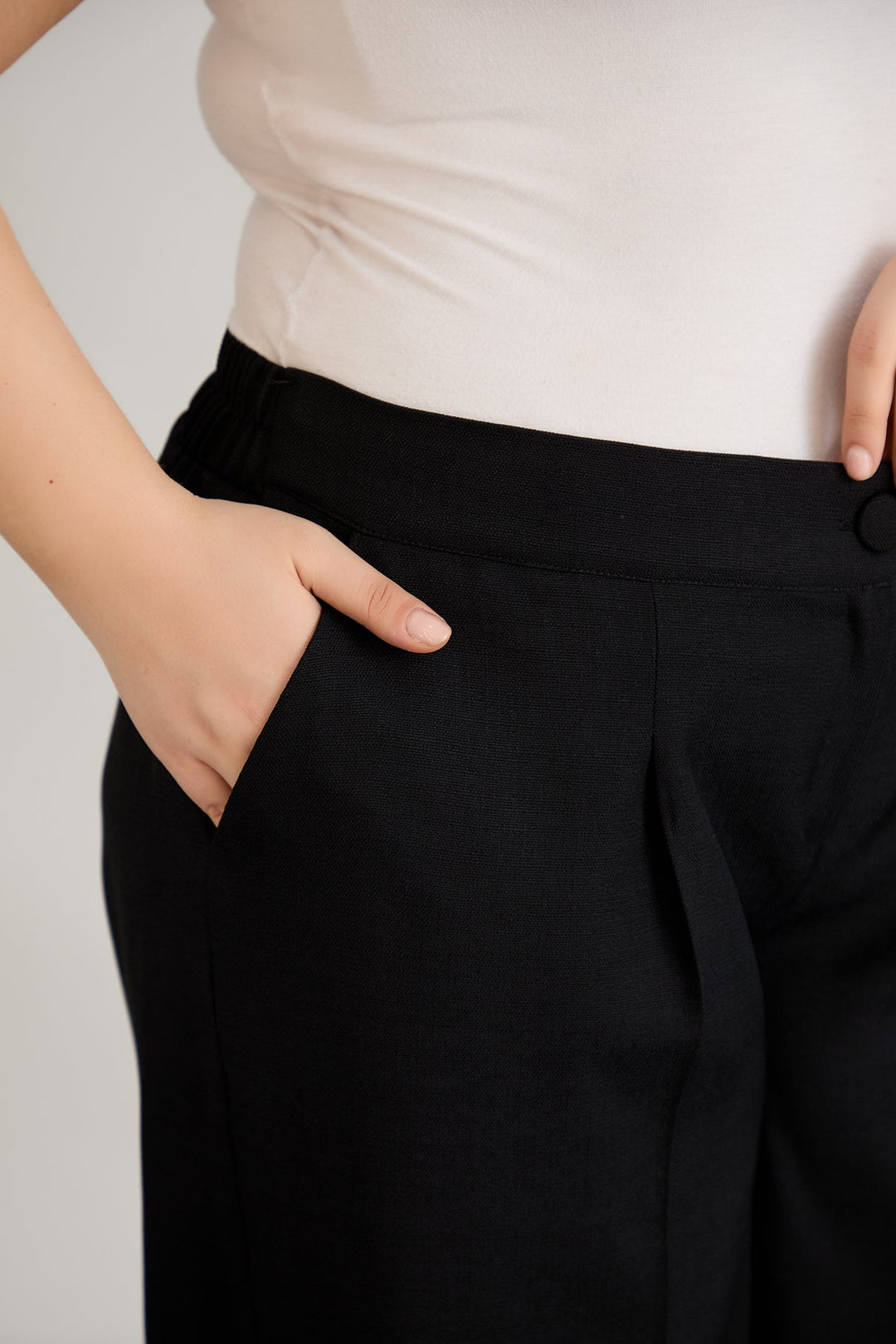 Široke hlače s elastičnim pojasom od lana i pamuka - Crna