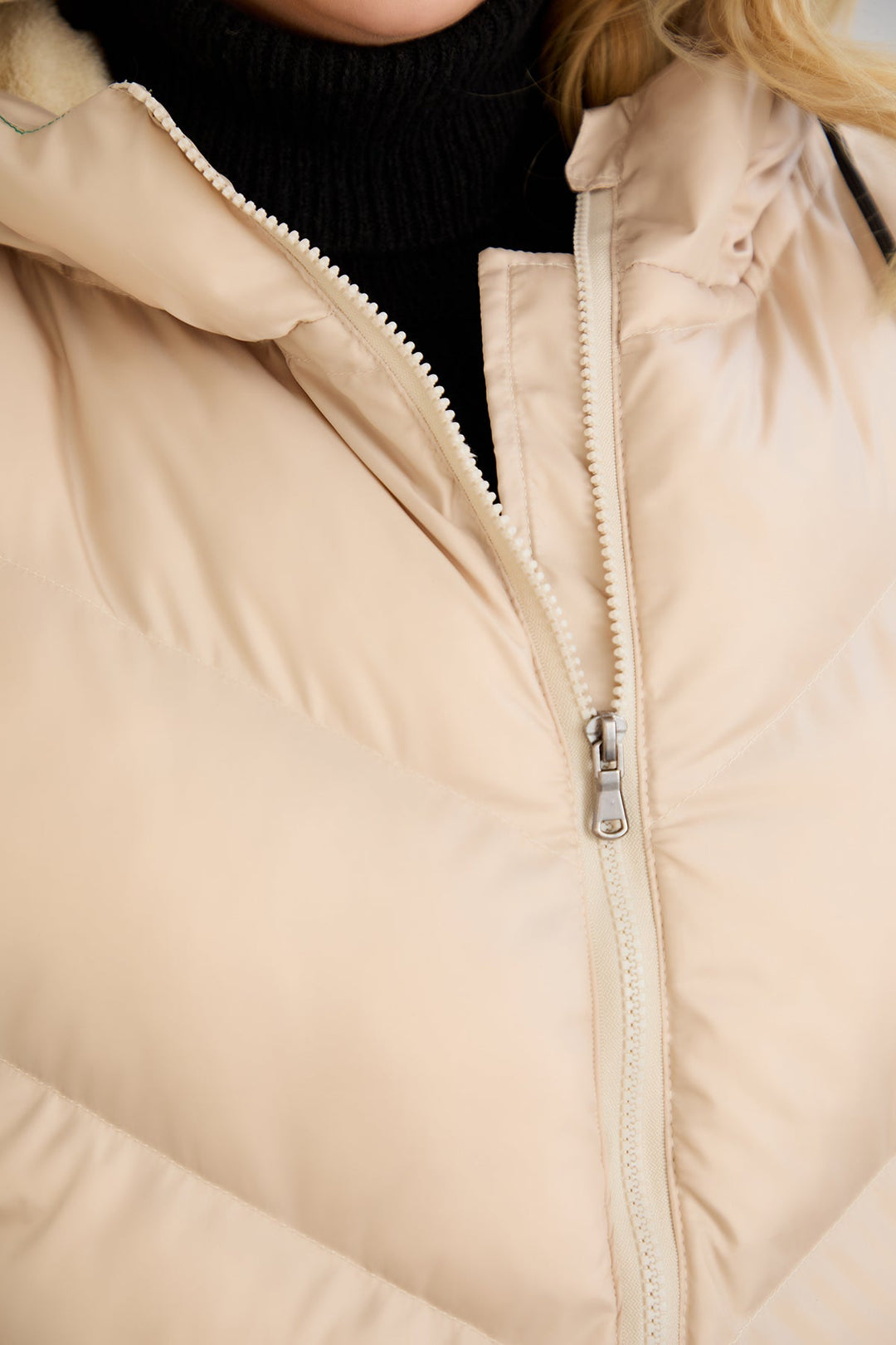 Оversize zimski prsluk s podstavom od karakula - Bež