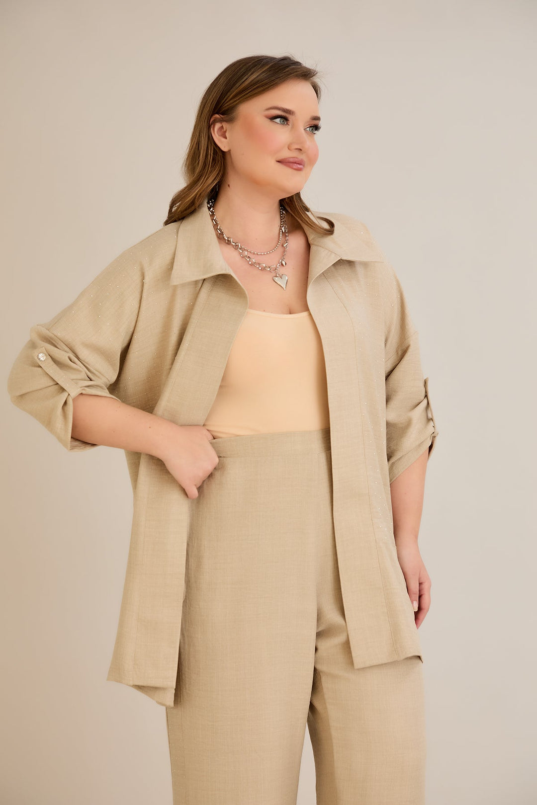 Elegantni set s ukrasnim kamenčićima - Bež