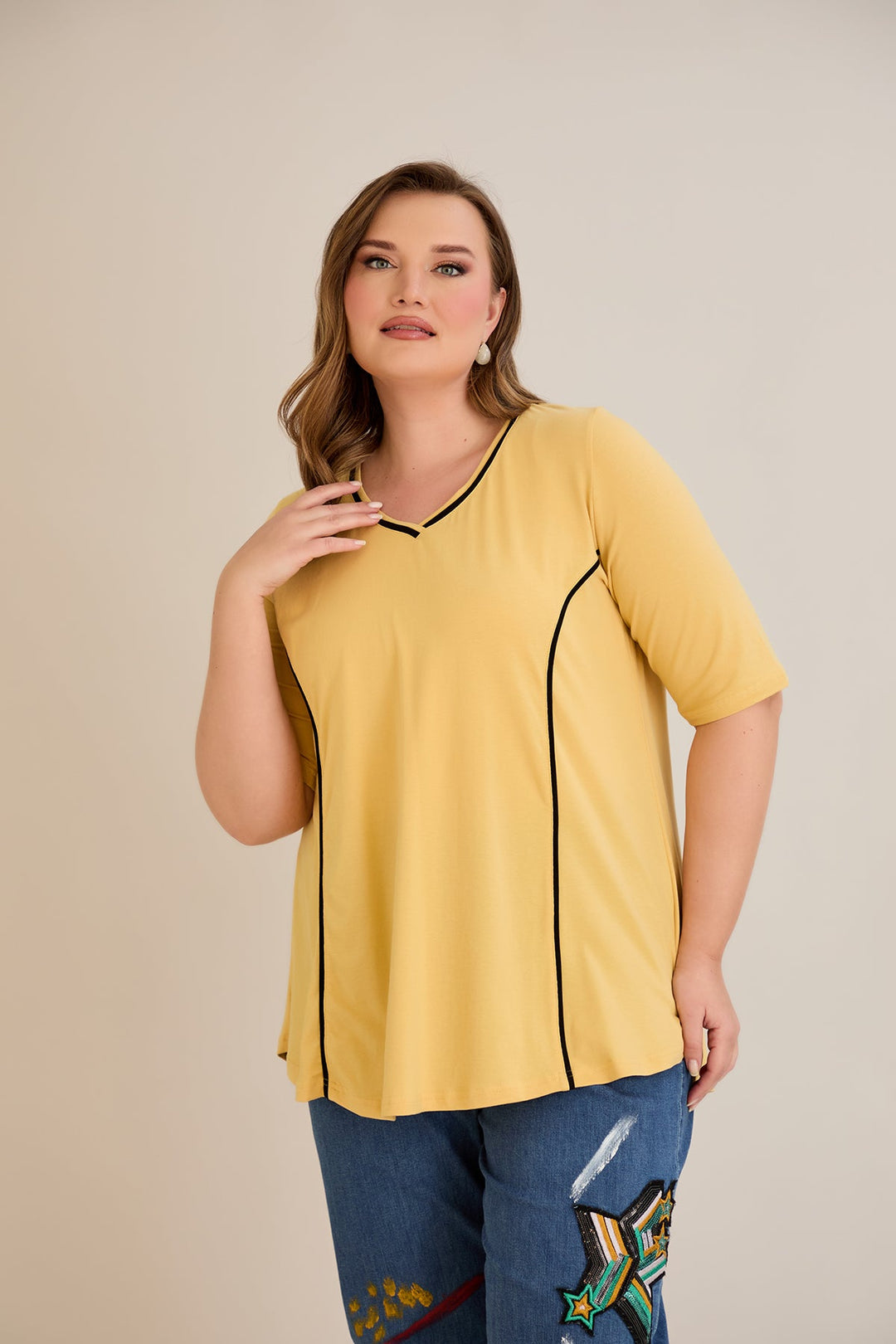 Pamučna bluza A-kroja s kontrastnim detaljima i kratkim rukavima – oker