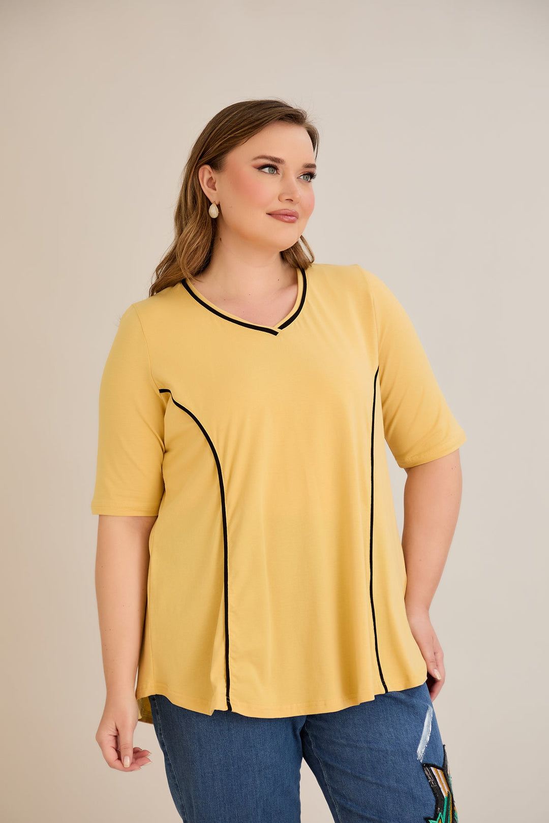 Pamučna bluza A-kroja s kontrastnim detaljima i kratkim rukavima – oker