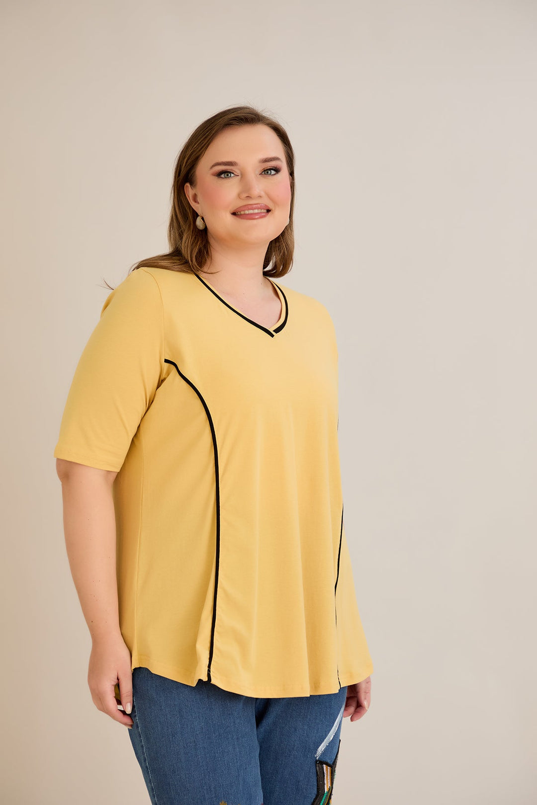 Pamučna bluza A-kroja s kontrastnim detaljima i kratkim rukavima – oker