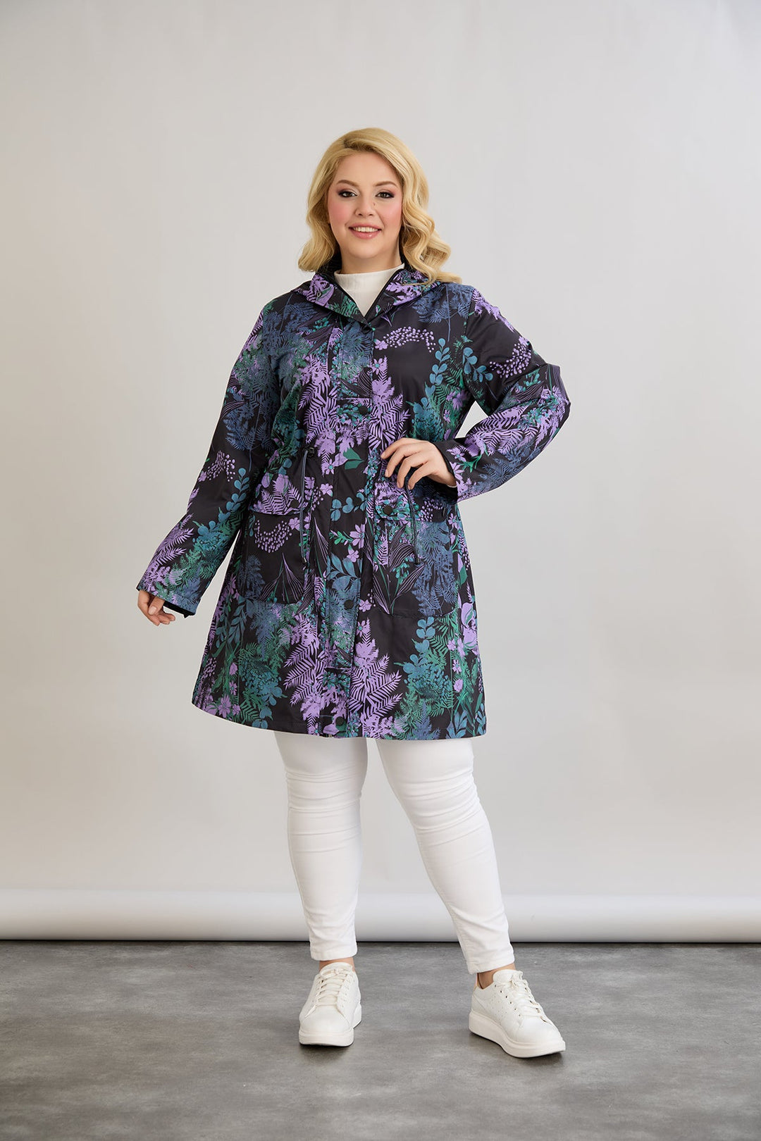 Proljetni dugi kaput s podstavom i kapuljačom